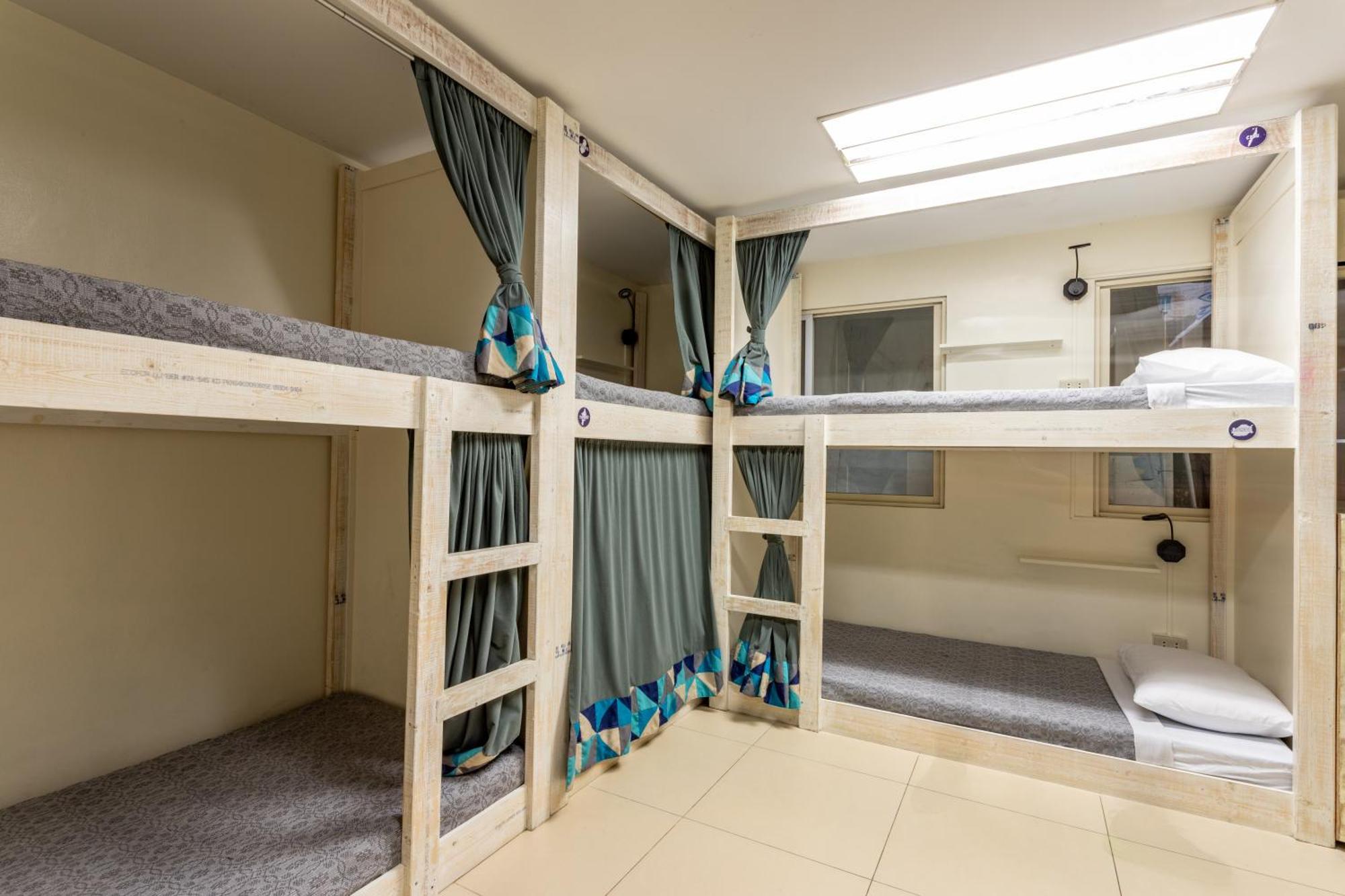 Baybayin Hostel - Pasay Close To Airport Стая снимка